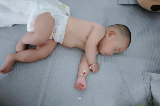神木孕妇肚脐周围发青